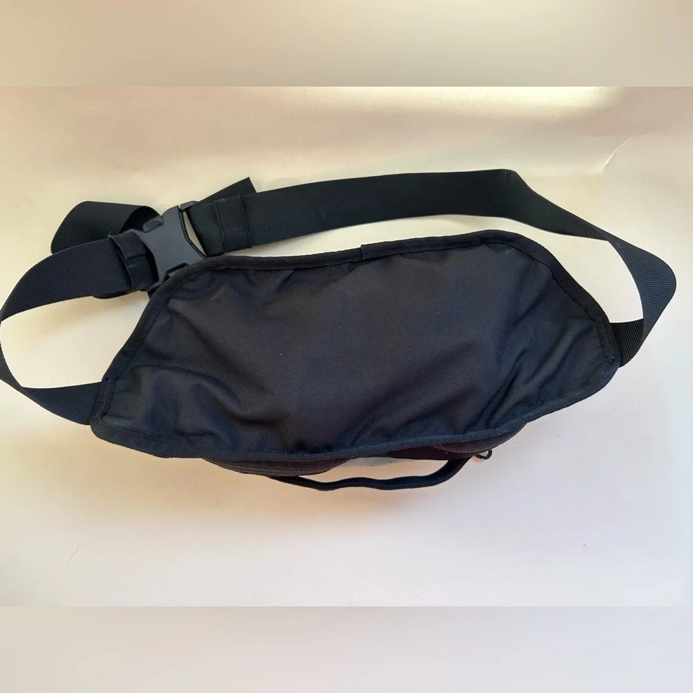 The North Face Men's Black & green  Belt Bag with Front Logo unisex